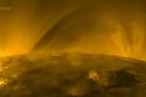 «Пухнасте» Сонце: космічний апарат зняв вражаюче відео нашої зірки
