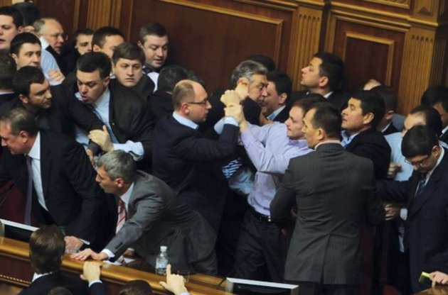 Телеканал «Рада» готов приобрести права на трансляцию боев Кличко в парламенте