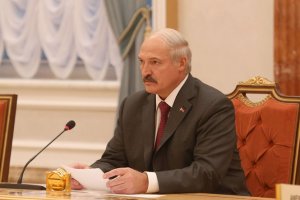 Лукашенко пообещал приложить все усилия, чтоб остановить войну в Украине