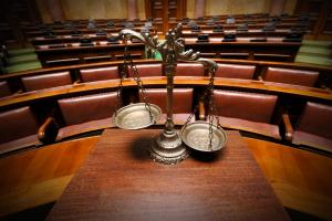 Суд присяжных: от имитации к справедливому народному правосудию