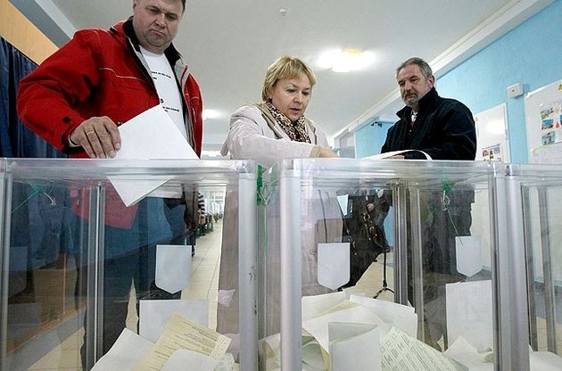 Глава наблюдателей от Европарламента обеспокоен подсчетом голосов в Киеве