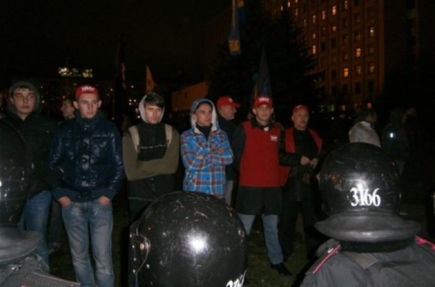 «Беркут» пытался ночью разогнать протестующих возле ЦИК