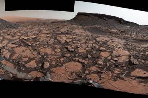 Марсоход Curiosity  сделал снимок "Останцев Мюррея" на Марсе