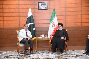 Высшие руководители Пакистана и Ирана на первой за 10 лет встрече открыли пограничный рынок 