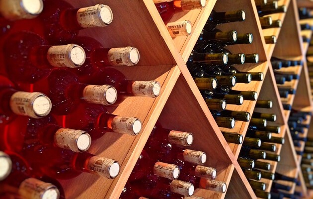 Правительство планирует повысить цены на алкоголь: вина подорожают на 60%, виски на 25%