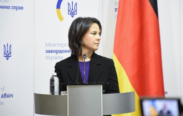 Бербок: Европейский совет предоставит в декабре положительный сигнал о членстве Украины в ЕС