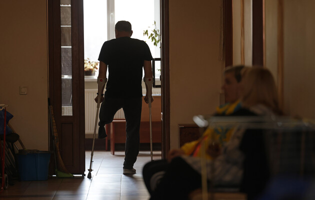 Житель Житомирщины потерял на фронте руку и ногу, но не впал в депрессию и строит планы на будущее