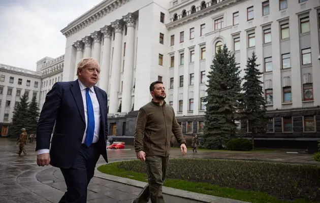 Действительно ли Борис Джонсон саботировал мирные переговоры между Россией и Украиной? – The Guardian