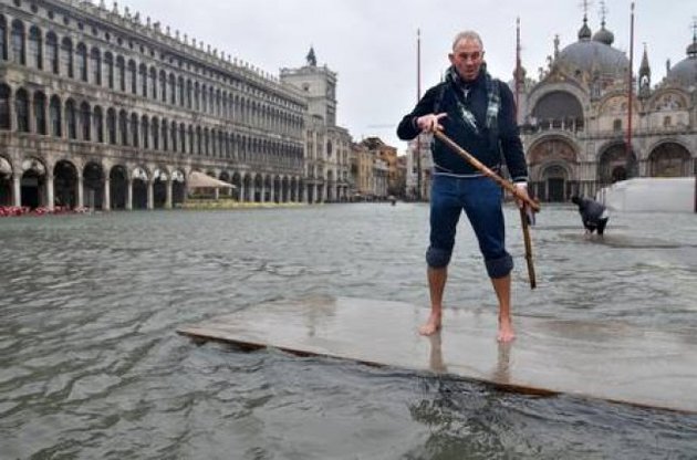 Три четверти Венеции ушло под воду из-за сильнейшего наводнения