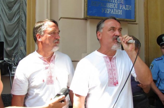 Братья Капрановы инициируют референдум об импичменте Януковичу и конфискации Межигорья