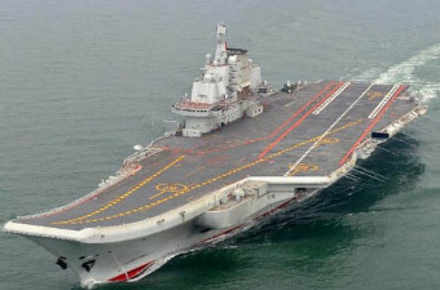 Китай провел первую успешную посадку истребителя на авианосец, переделанный из украинского 