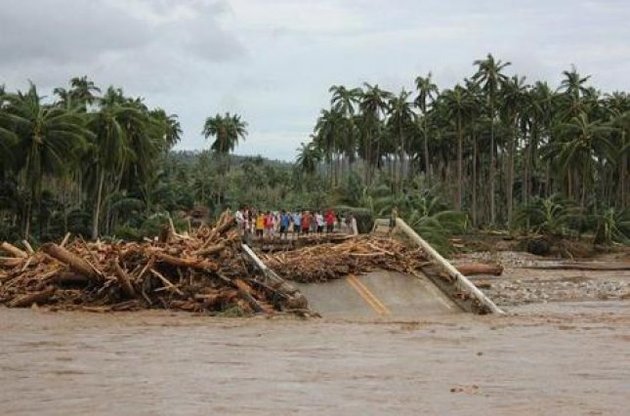 Тайфун на Филиппинах убил более 700 человек, почти 900 пропали без вести