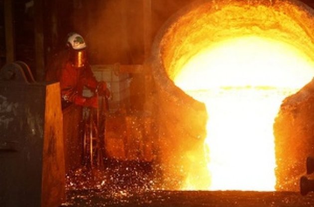 В трагедии на меткомбинате в Мариуполе, где на людей упал ковш со сталью, обвинили завод из России