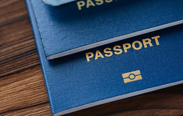 Кто из мужчин может получить паспорт за границей после 25 апреля – официальное разъяснение